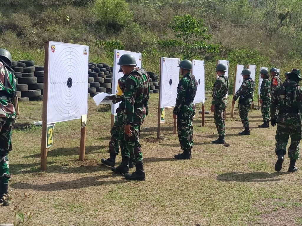 MEMELIHARA KEMAMPUAN PRAJURIT,KODIM 1608/BIMA GELAR LATIHAN&nbsp;MENEMBAK